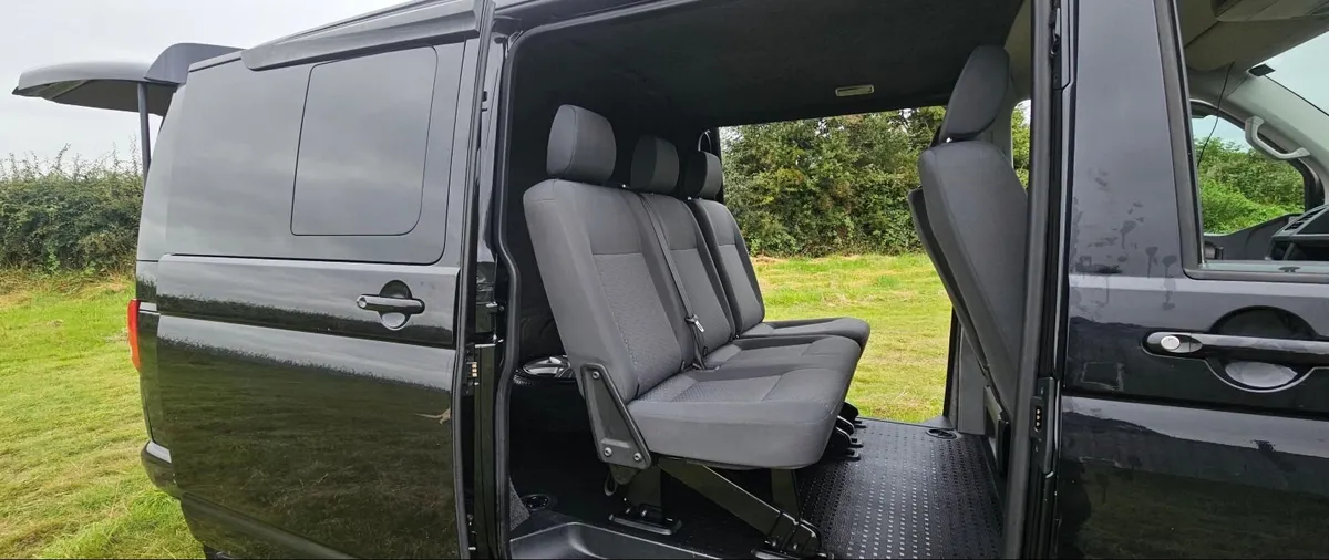 Volkswagen Transporter 2015 - Image 2