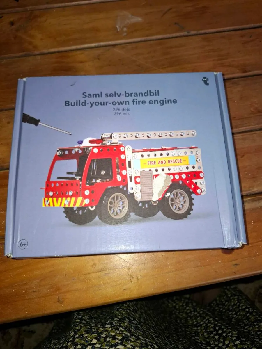 Toy Fire Engine Puzzle - Image 1