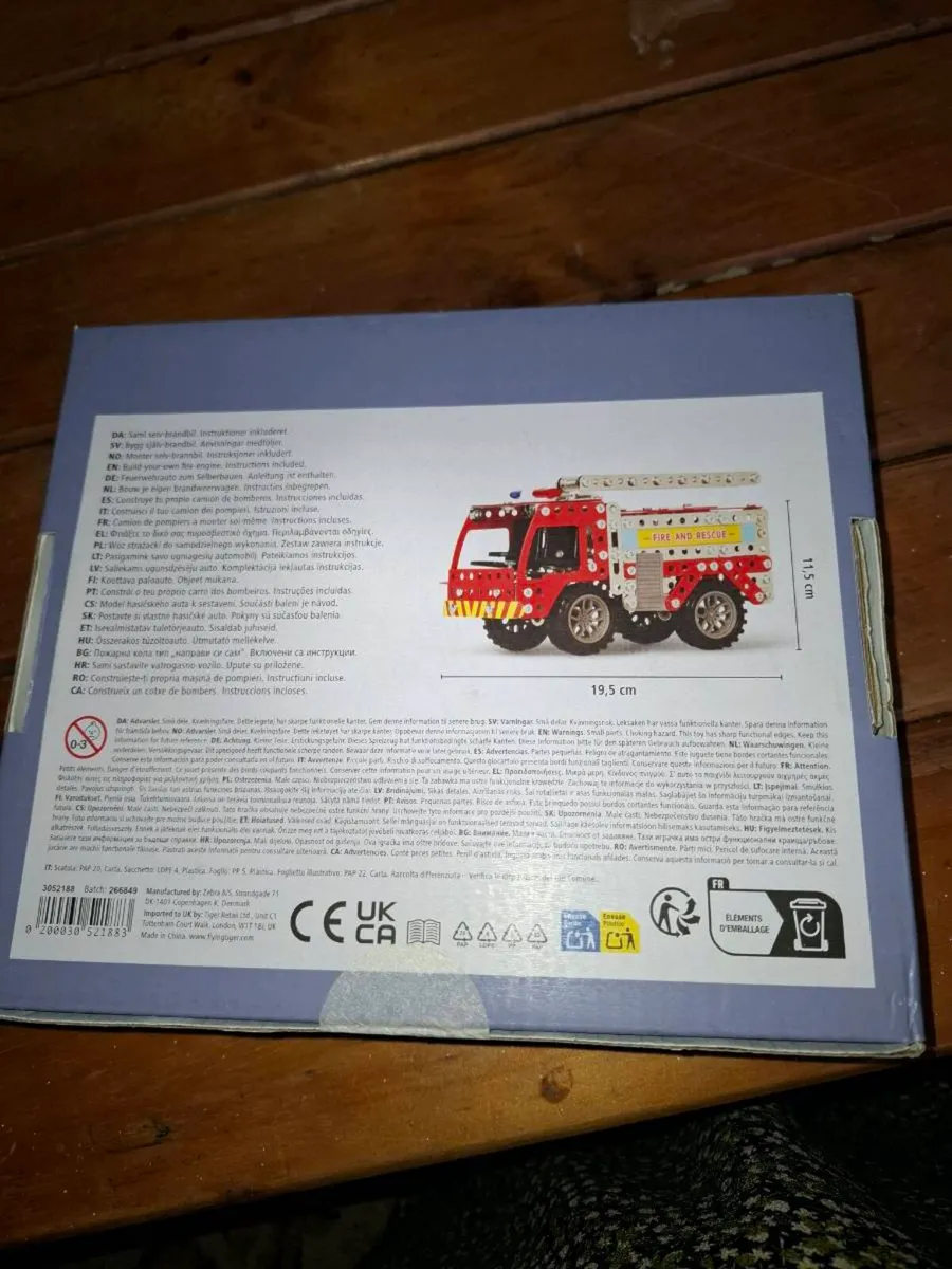 Toy Fire Engine Puzzle - Image 2