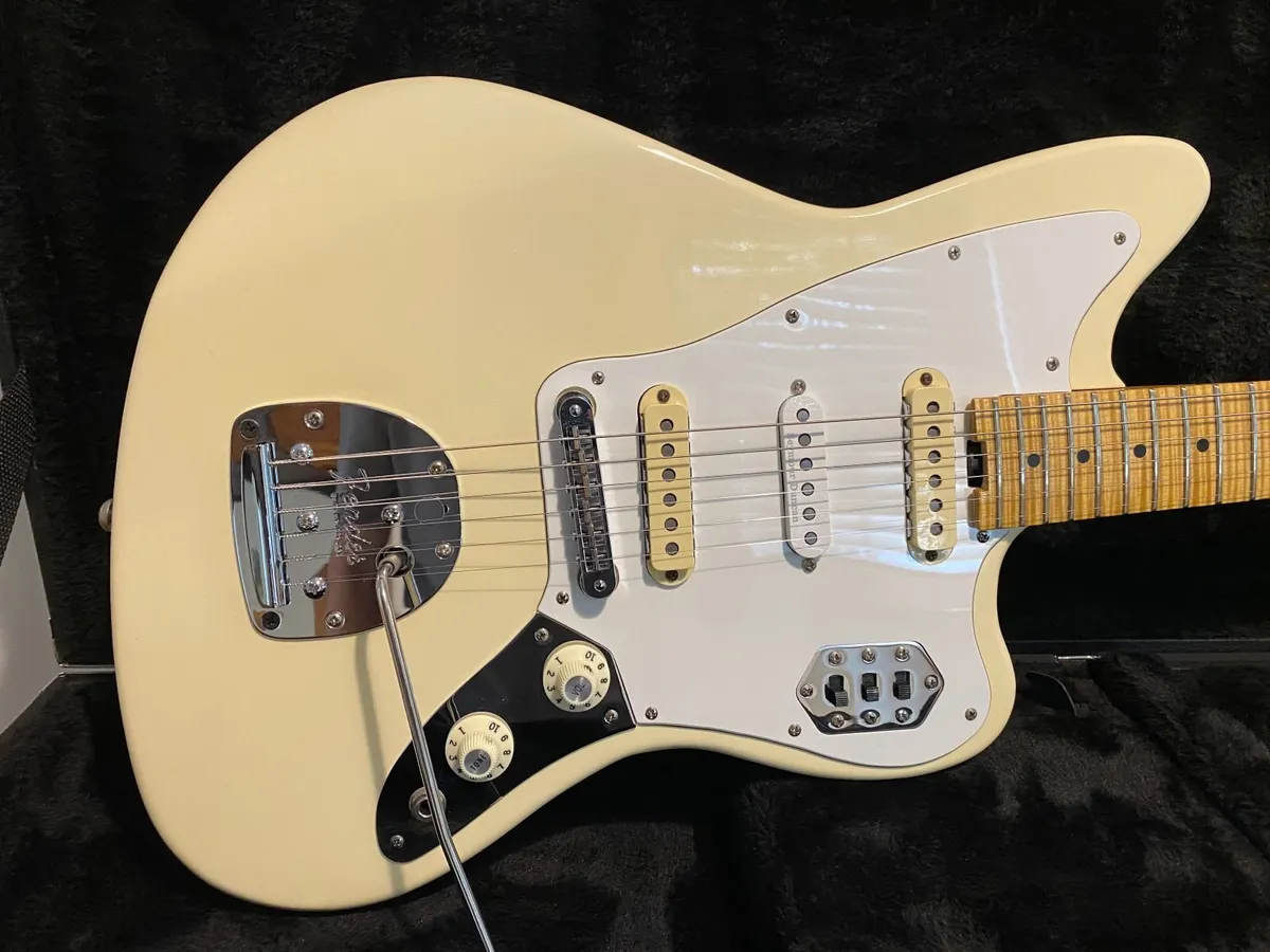 Menapia Guitars Custom Jaguar - Image 3