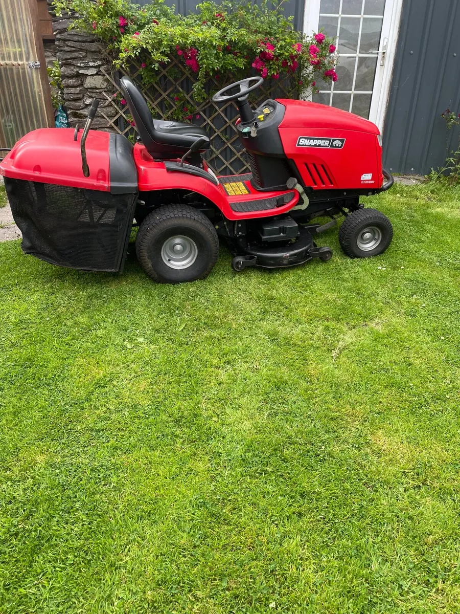 Ride on lawnmower - Image 2