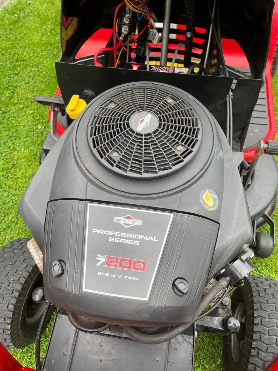 Ride on lawnmower - Image 3