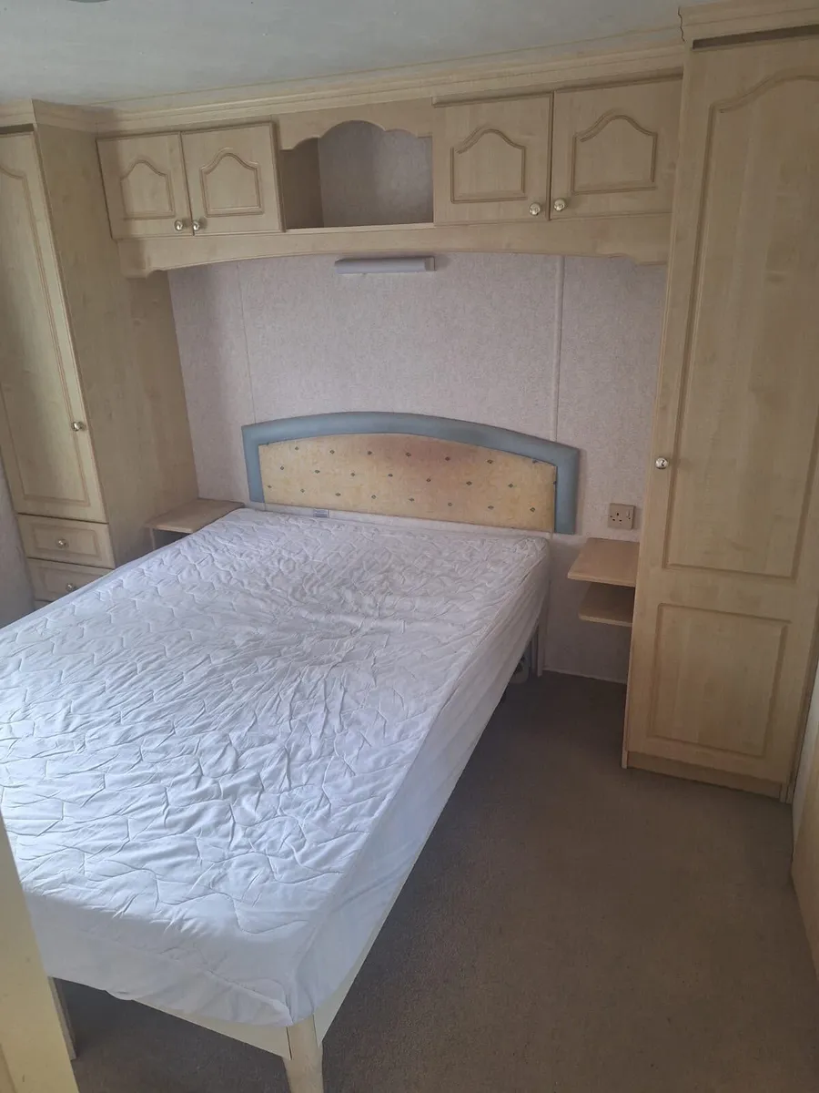 Mobile home 2 Bedroom with decking - Image 3