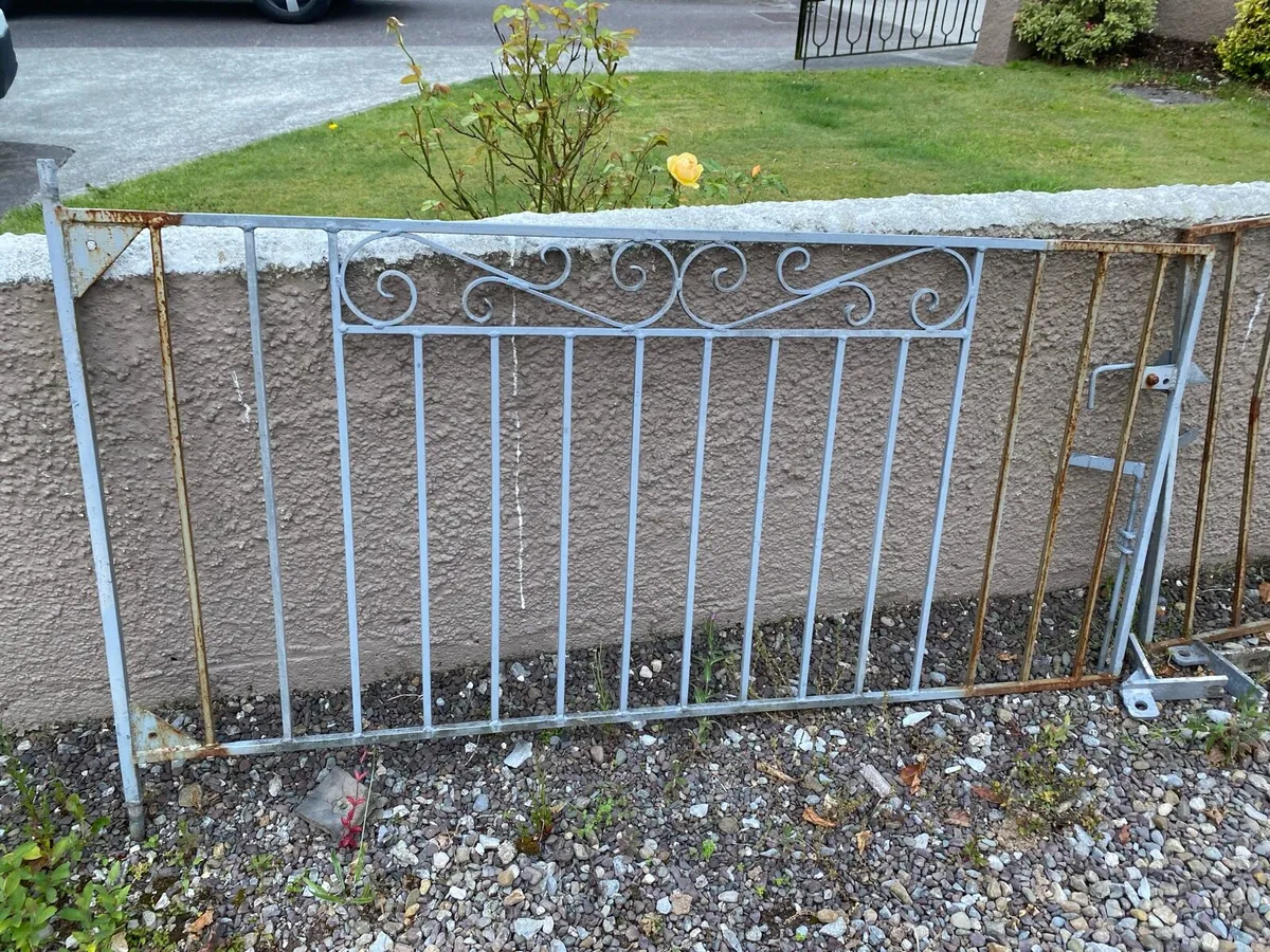 House Gates - Image 2