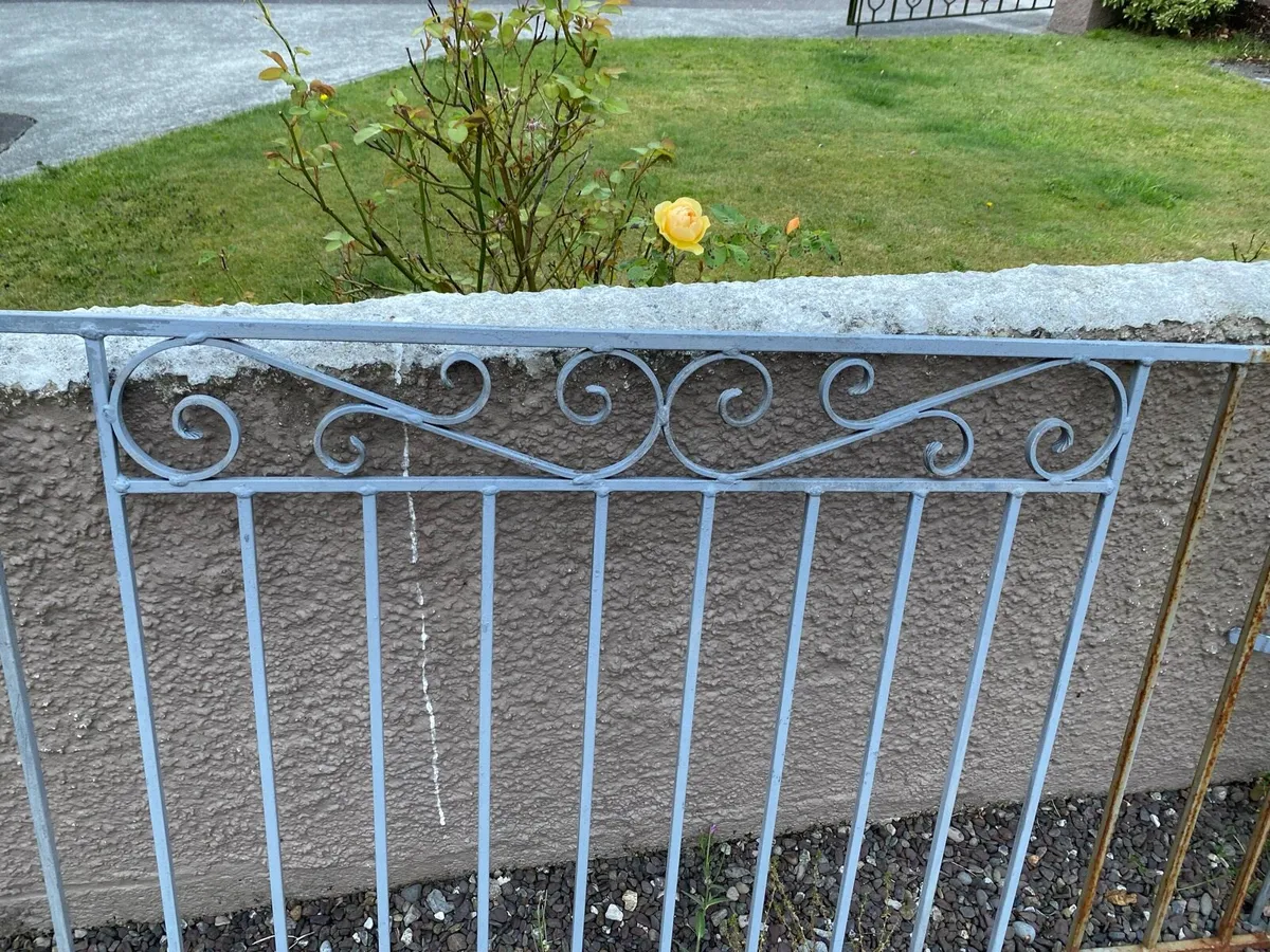 House Gates - Image 4