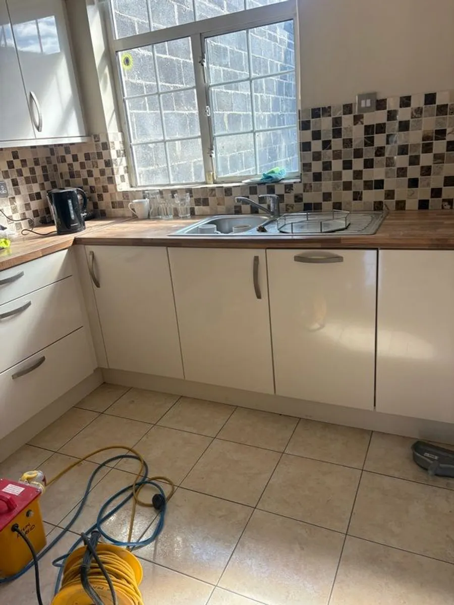 Cream High Gloss Kitchen - Image 1
