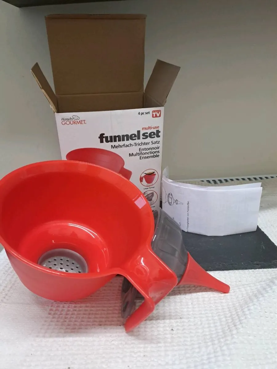 Handy Gourmet 4-Piece Multi-Use Funnel Set - Image 4