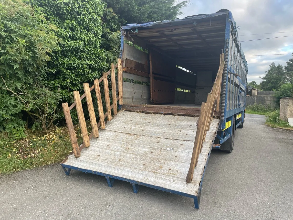 Vintage Scania Cattle Lorry - Image 3
