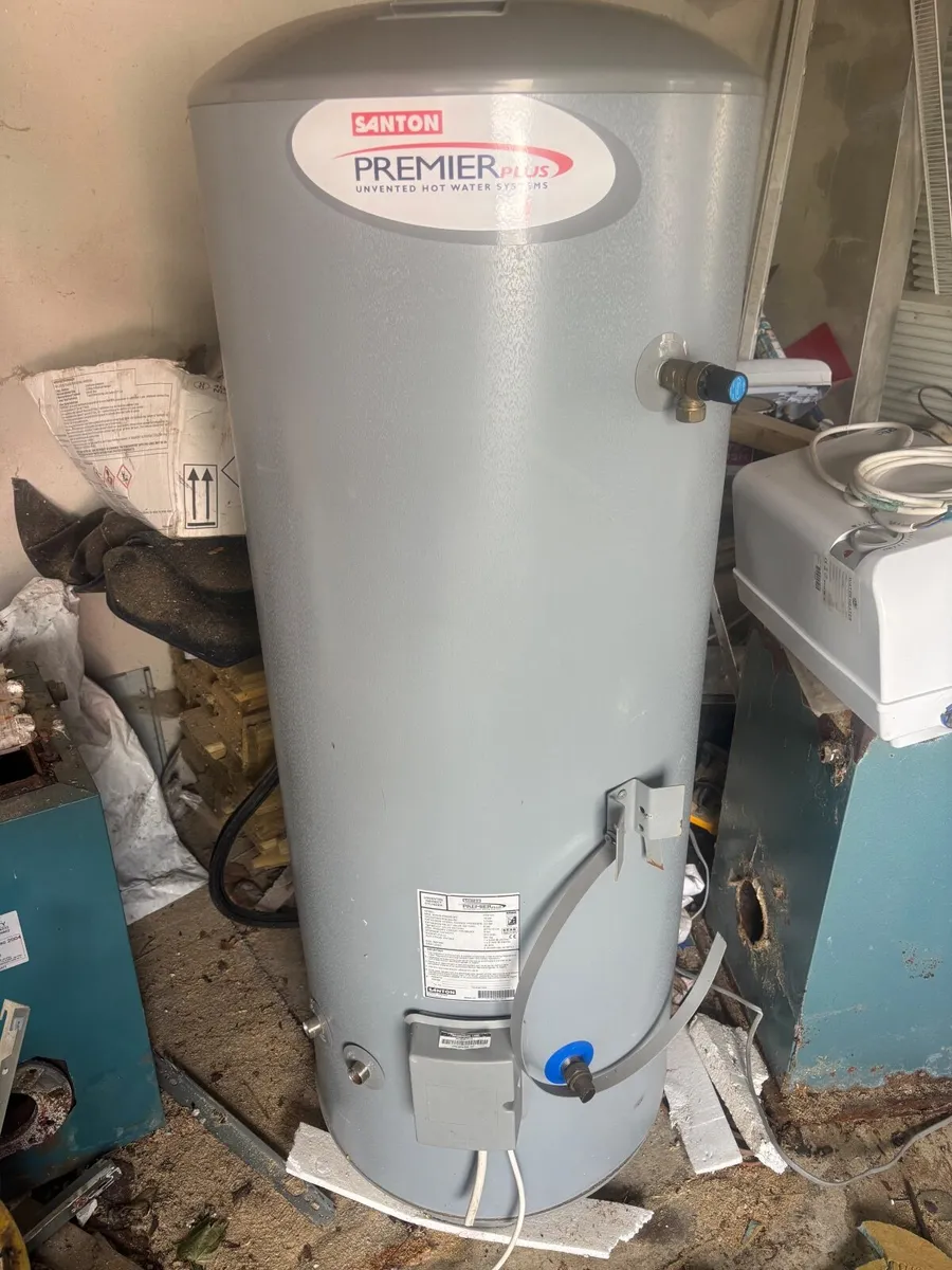 Stainless steel hot water cylinder - Image 2