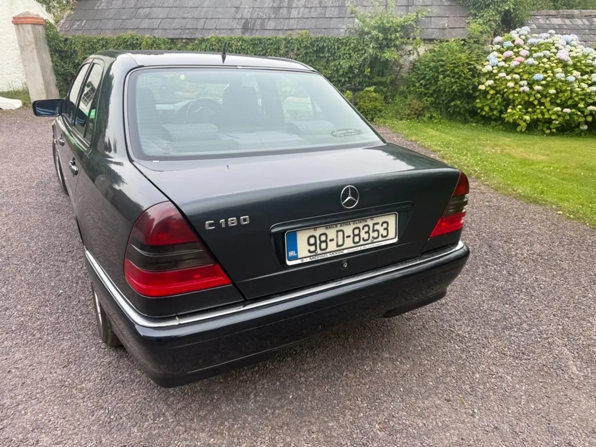 Mercedes-Benz C-Class 1998 - Image 4