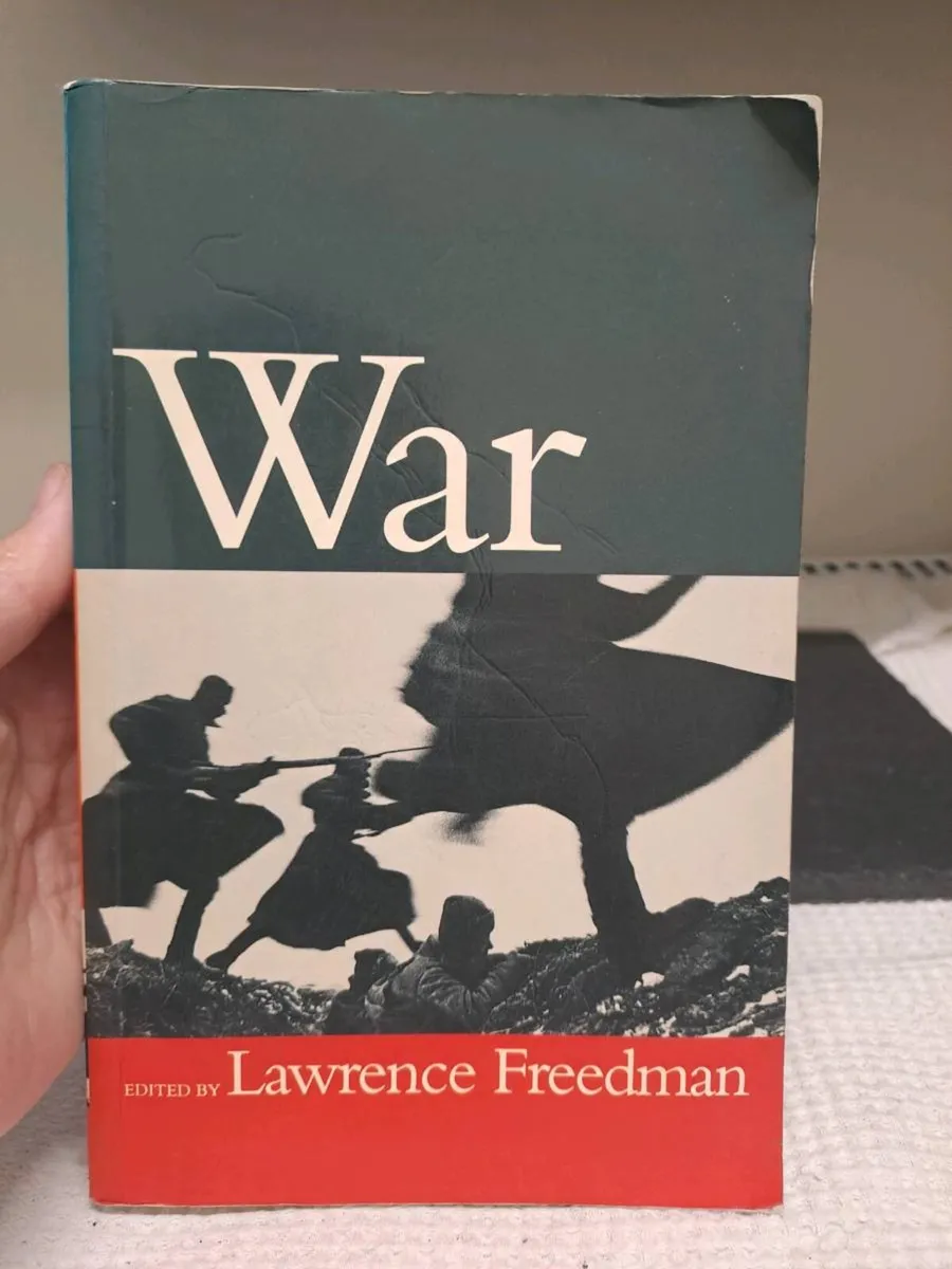War – Edited by Lawrence Freedman - Image 1