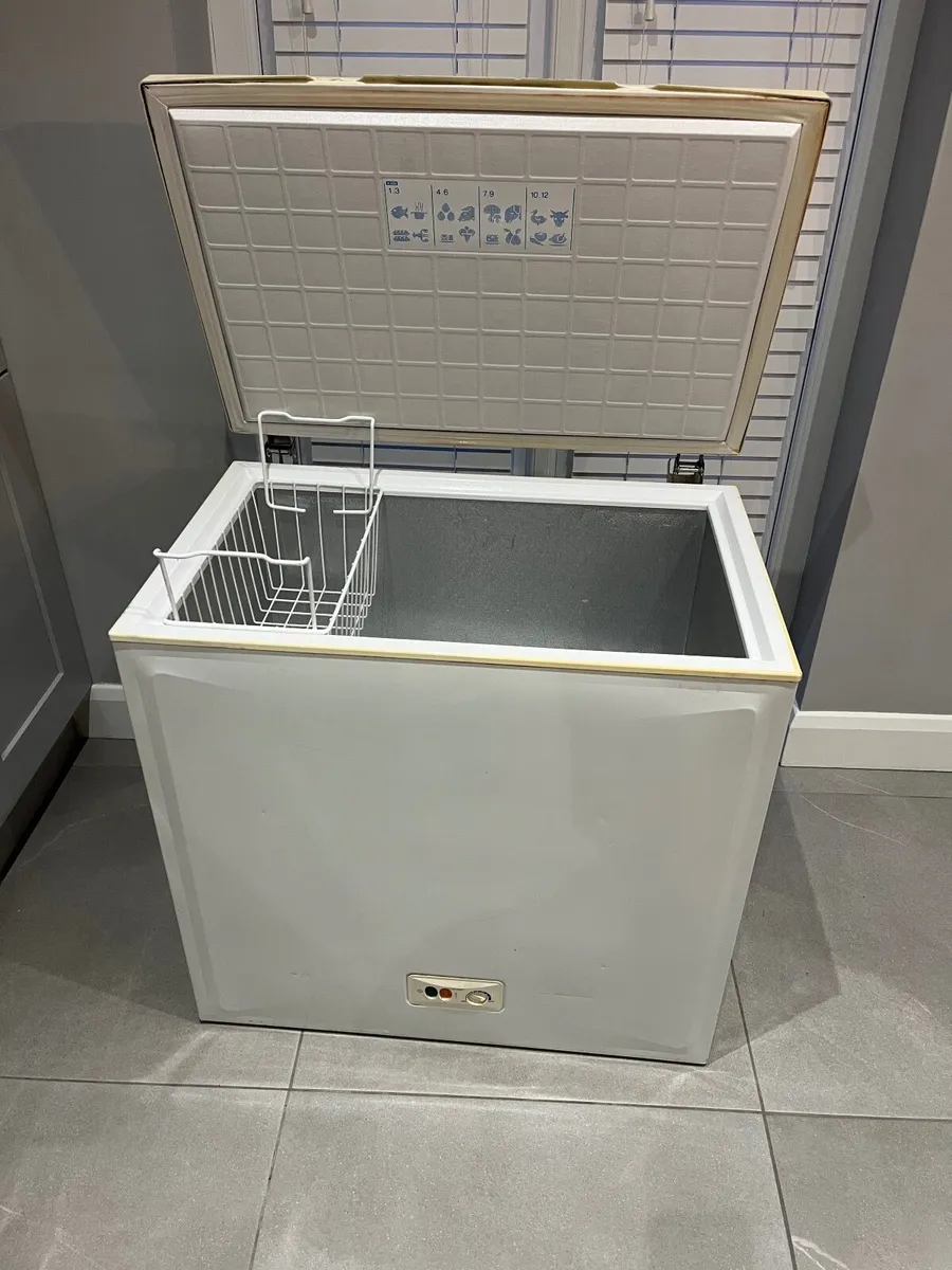 Chest freezer