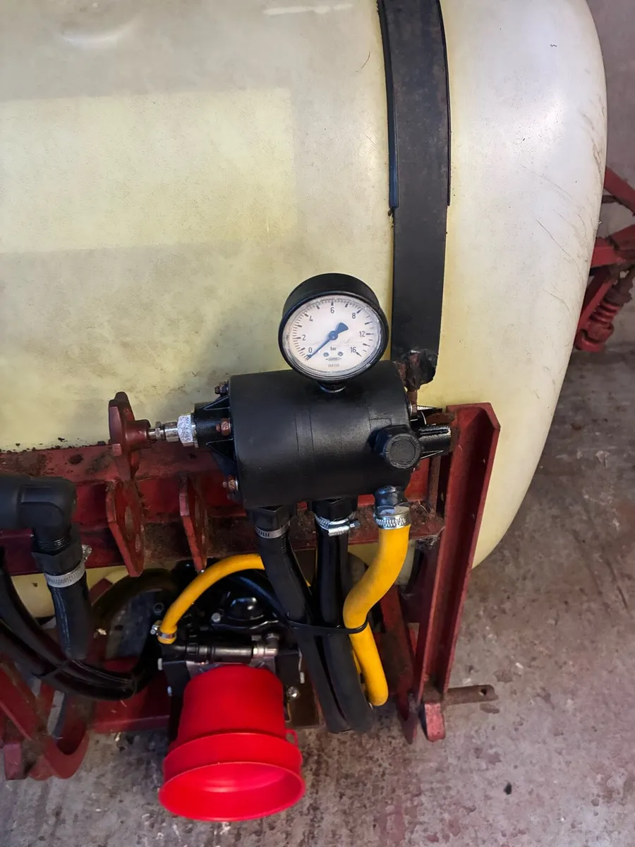 Hardi sprayer 300l - Image 4