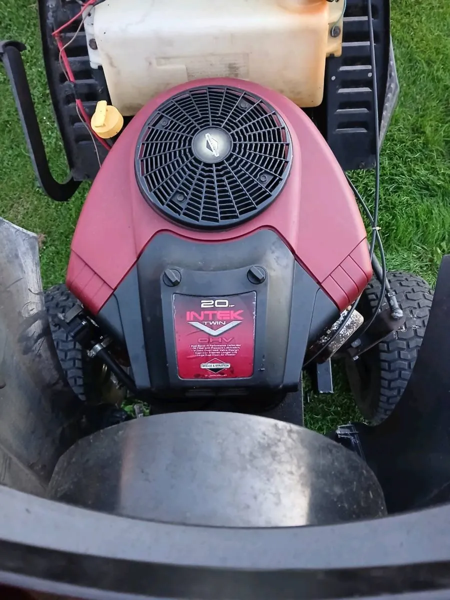 Ride on mowers Breaking 4 Parts - Image 1