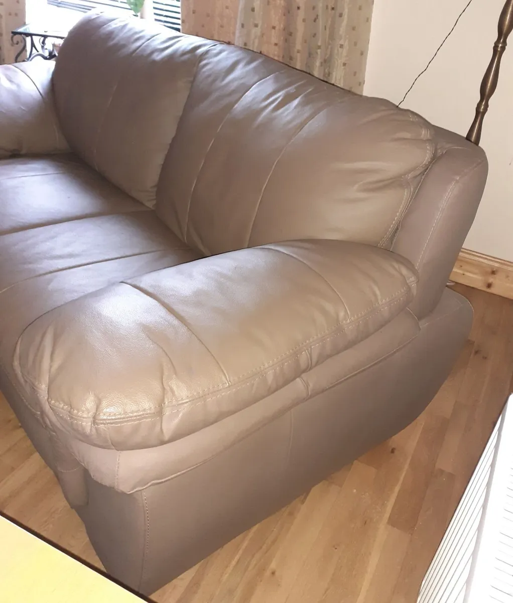 Castlemaine - 2 Seater leather Sofa Couch - Image 2