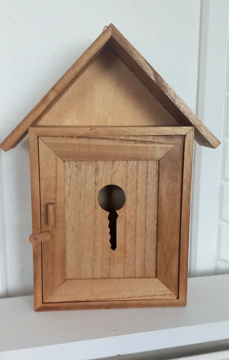 New Natural Wooden Key Holder - Image 1