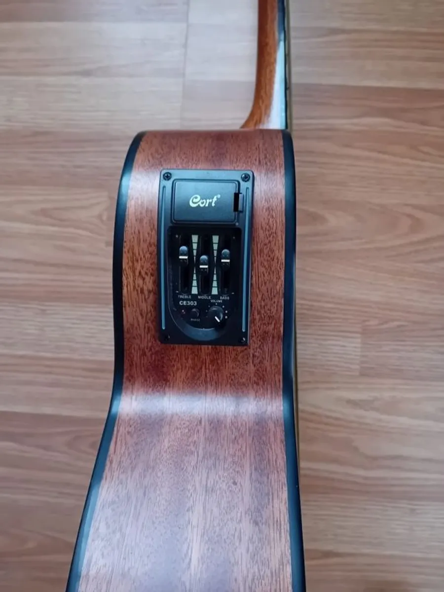 Cort semi-acoustic guitar - Image 3