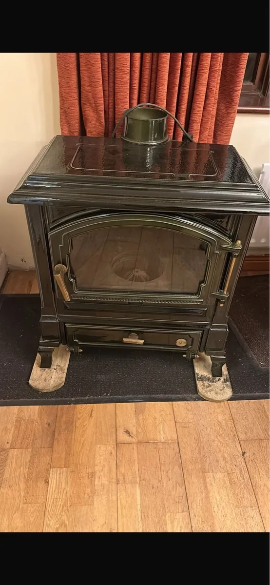 Nestor Martin Effel Oil Stove - Image 1
