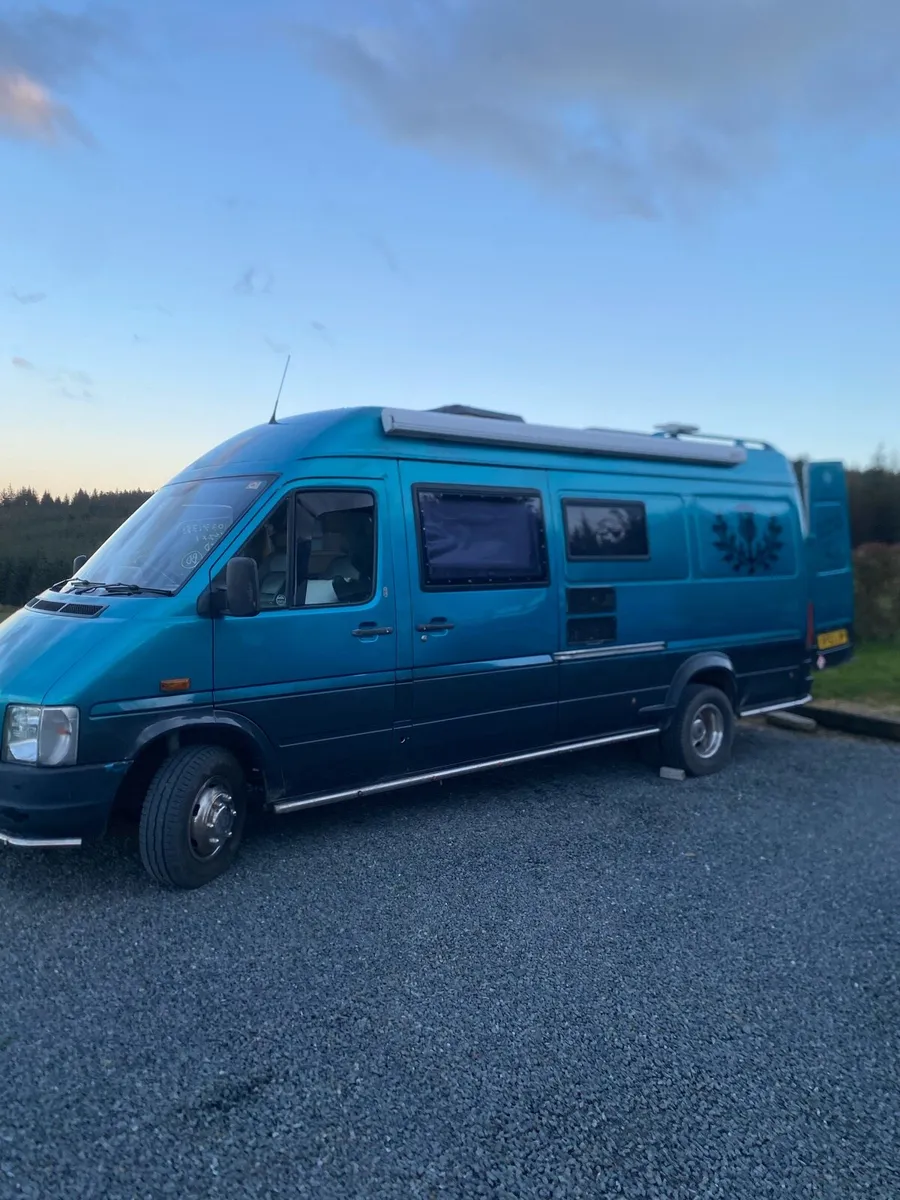 Volkswagen camper - Image 2