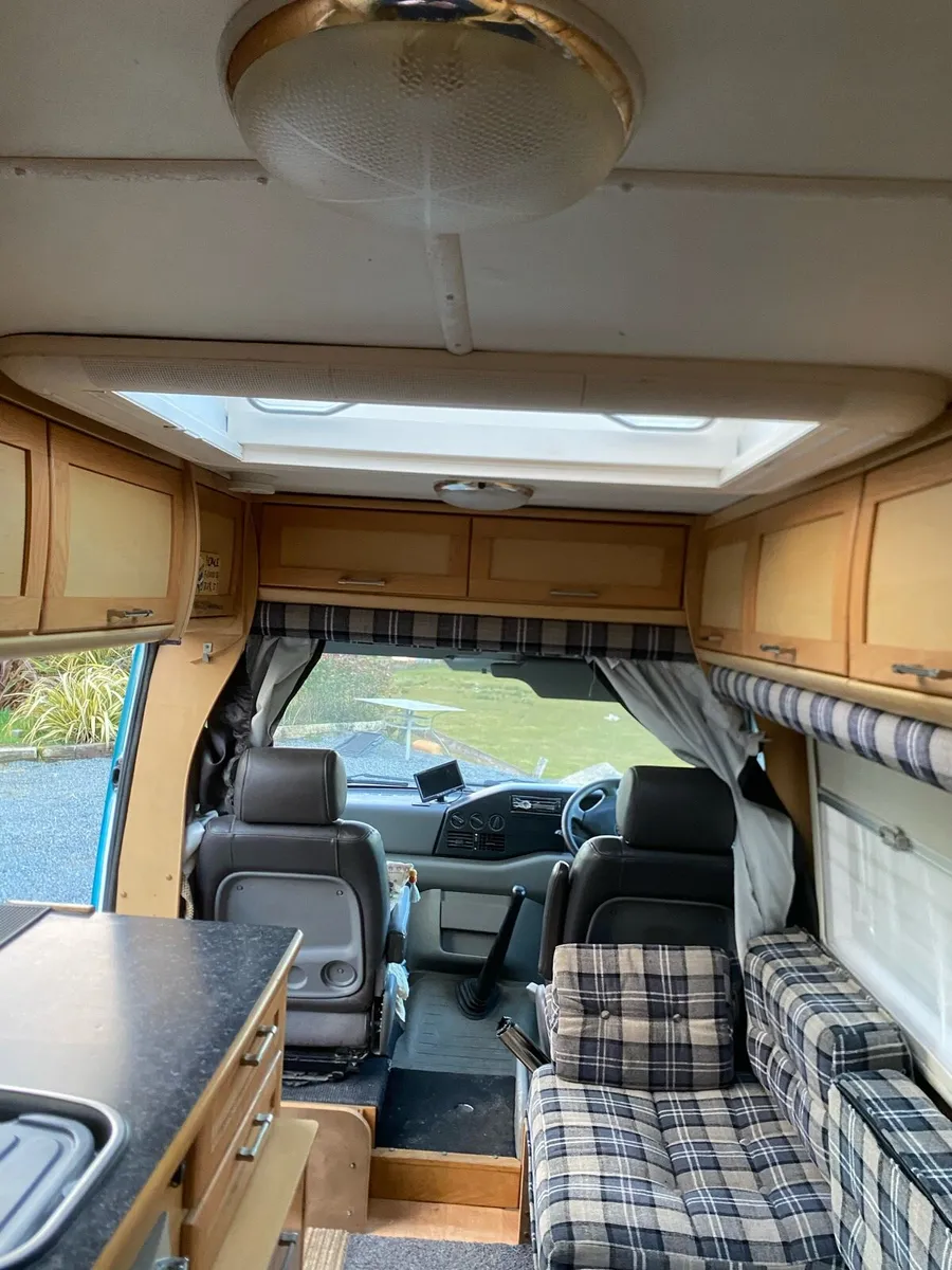 Volkswagen camper - Image 3