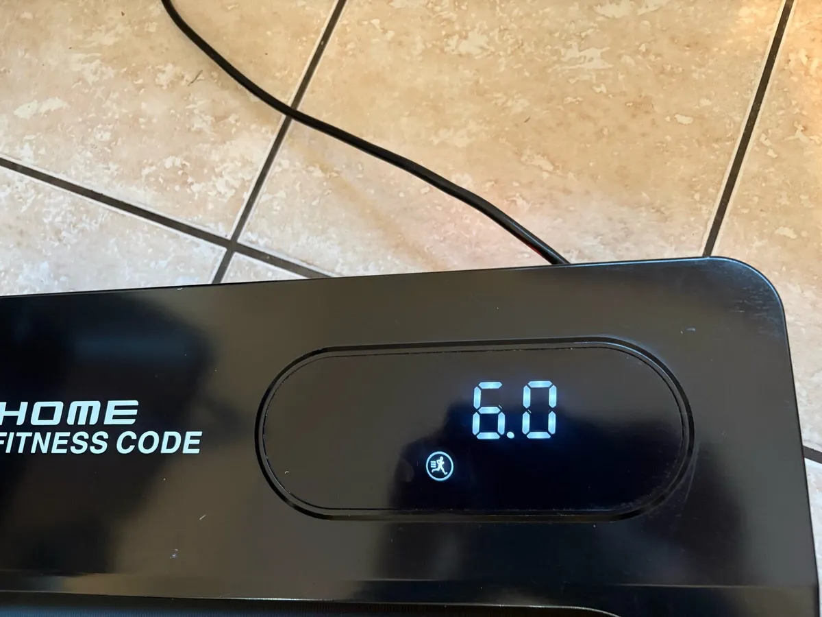 WALK PAD, TREADMILL WITH REMOTE CONTROL, LIKE NEW! - Image 4