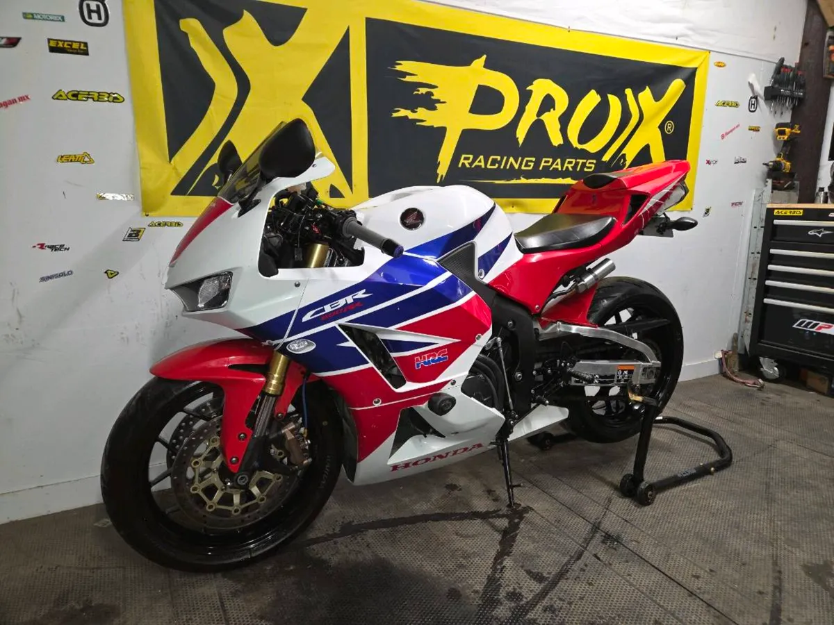 2015 cbr600rr - Image 2