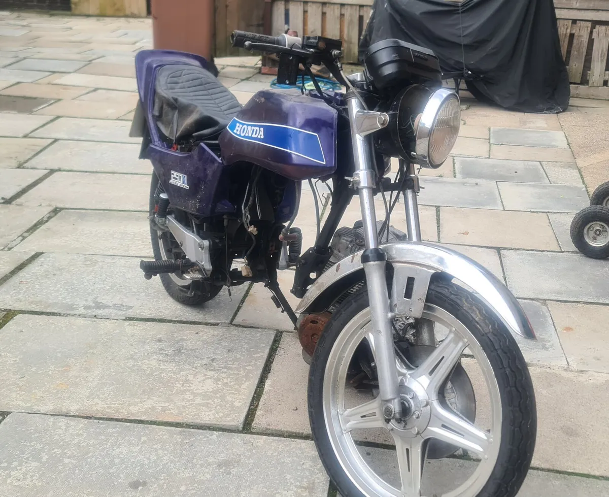 🔥1978 Honda cb250n🔥 - Image 2