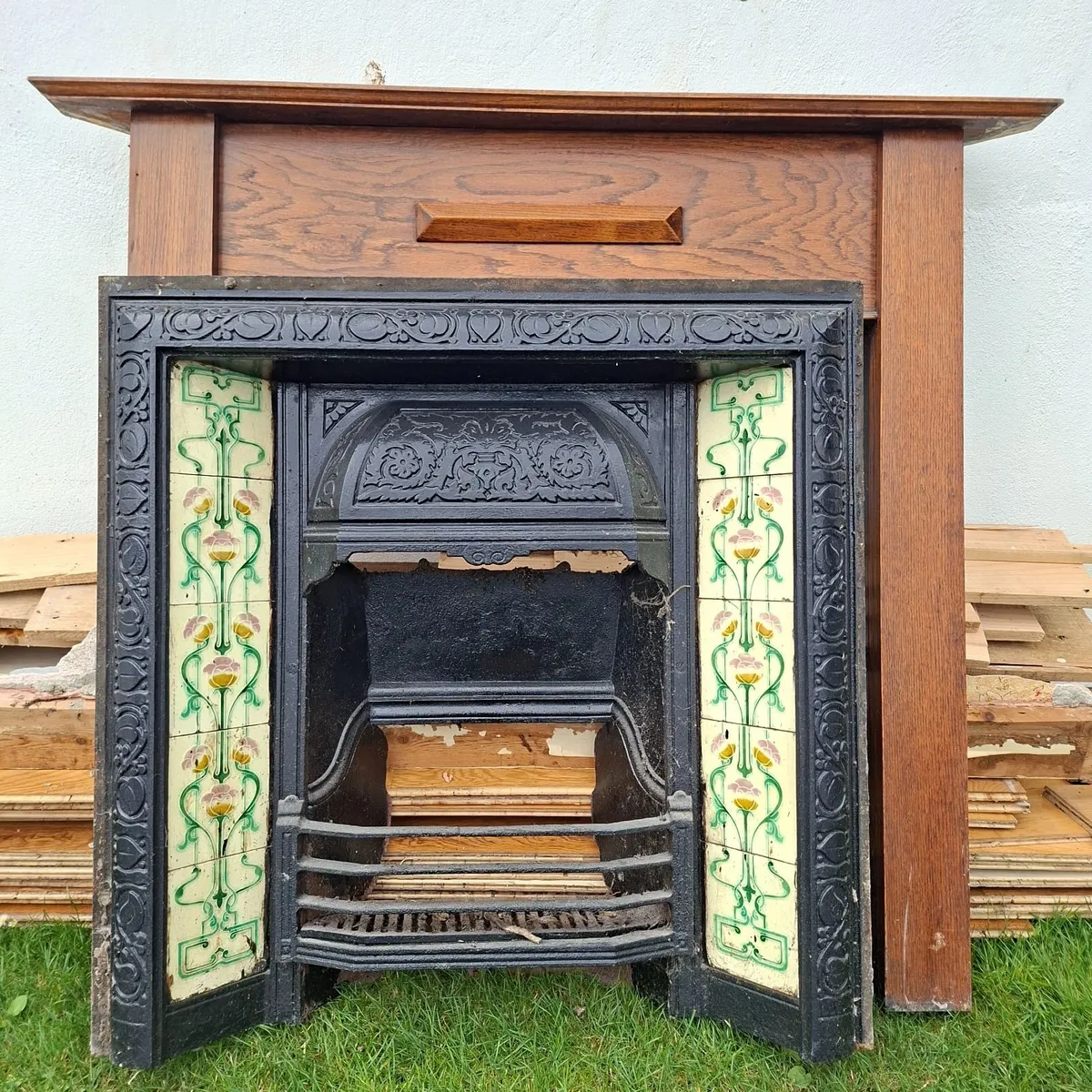 Beautiful 1930's cast iron fireplace oak surround - Image 3