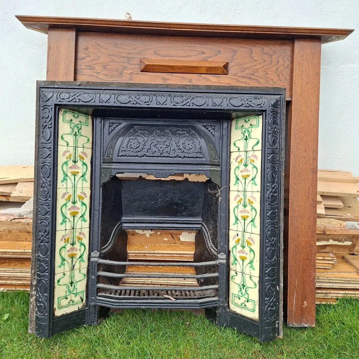 Beautiful 1930's cast iron fireplace oak surround - Image 2