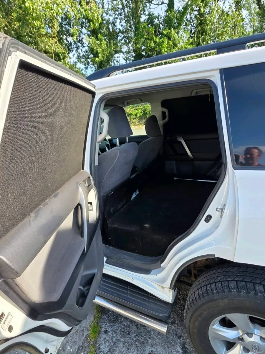 2012 Toyota Landcruiser, commercial - Image 2