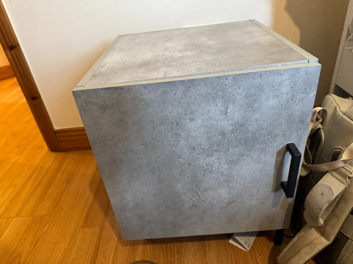 2 Grey bedside cabinet - Image 3