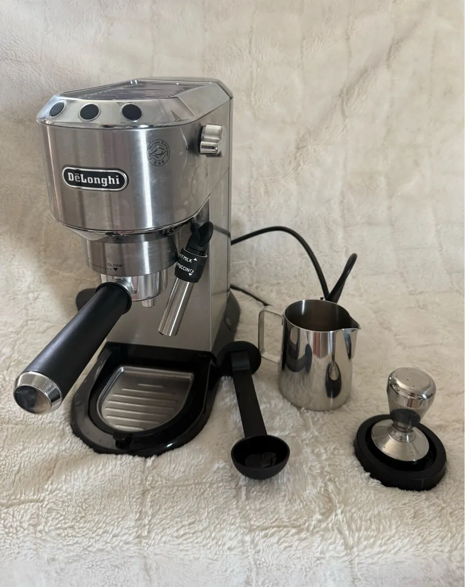 DeLonghi Coffee Machine - Image 2