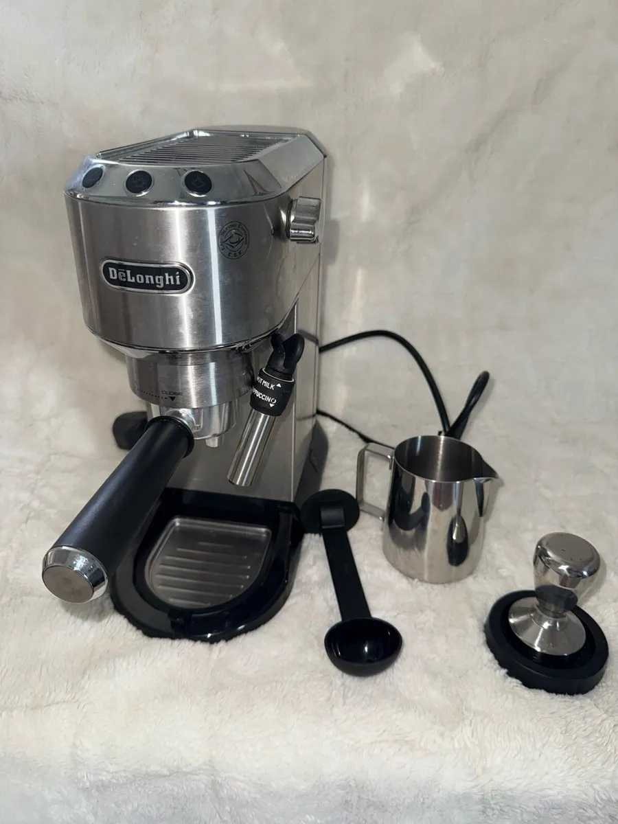DeLonghi Coffee Machine - Image 3