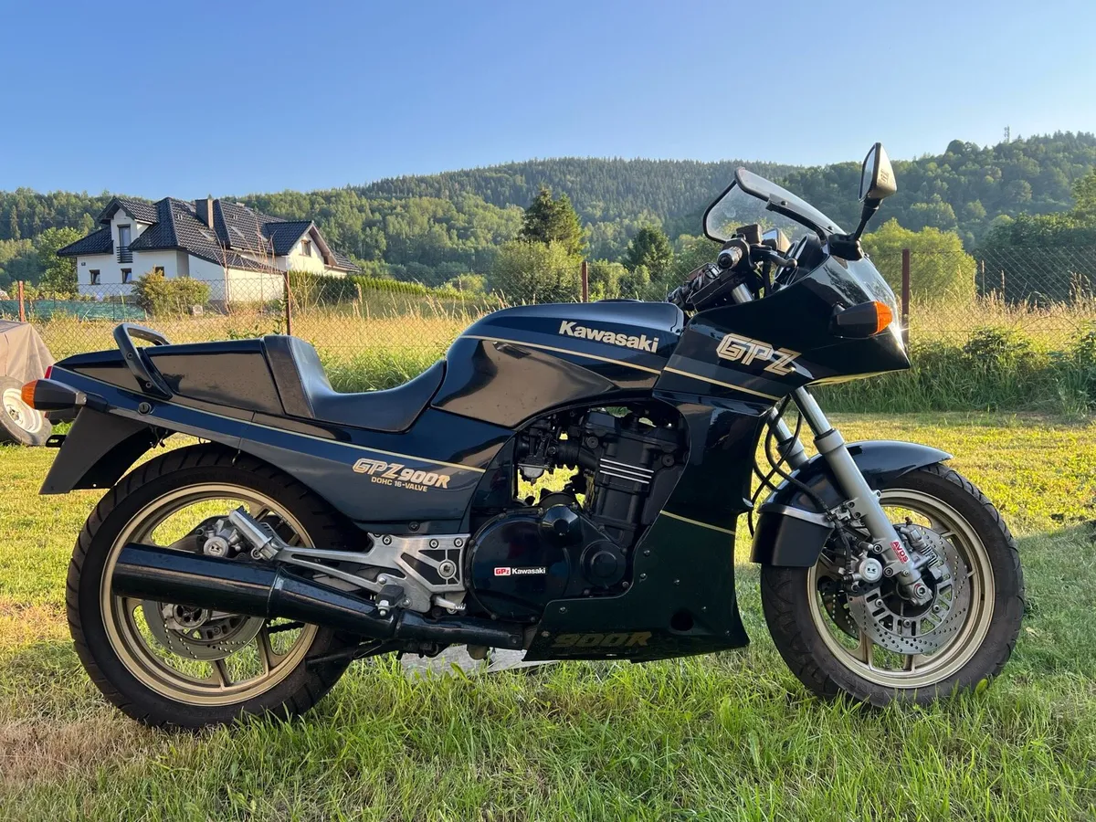 Kawasaki Gpz900r - 19722 miles 1 owner - Image 1