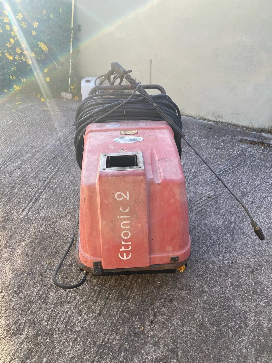 Power washer - Image 1