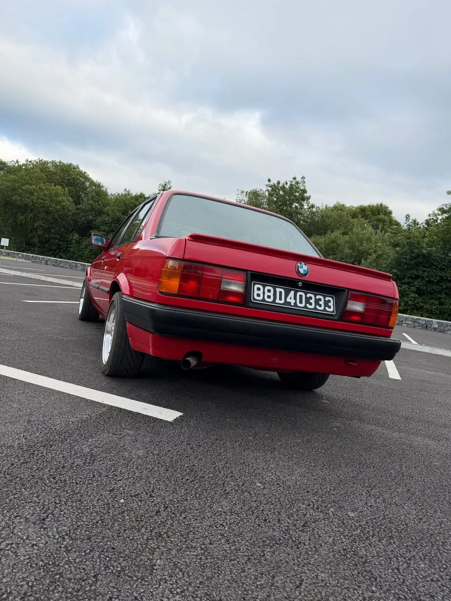 BMW E30 318i - Image 4