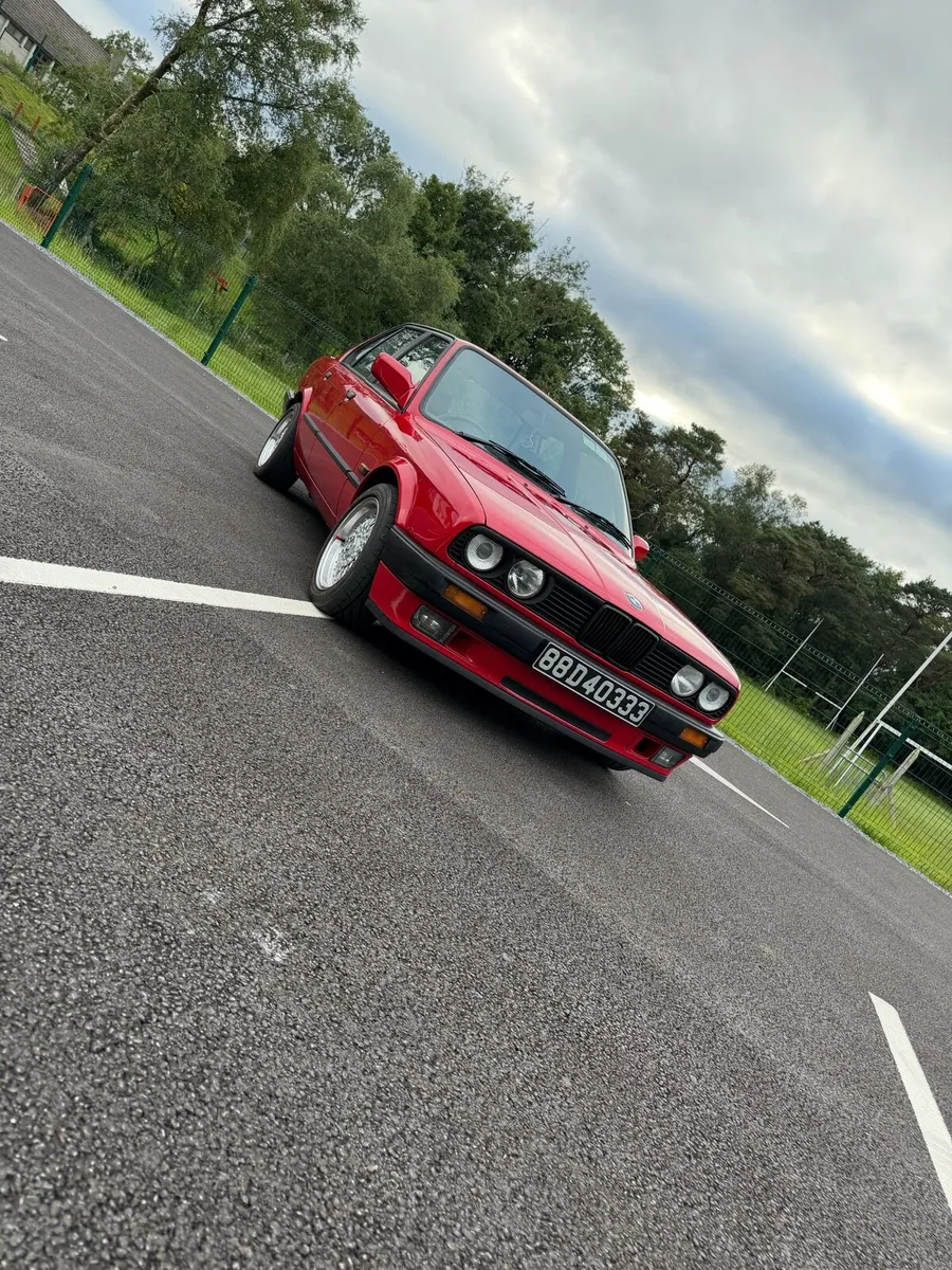 BMW E30 318i - Image 2