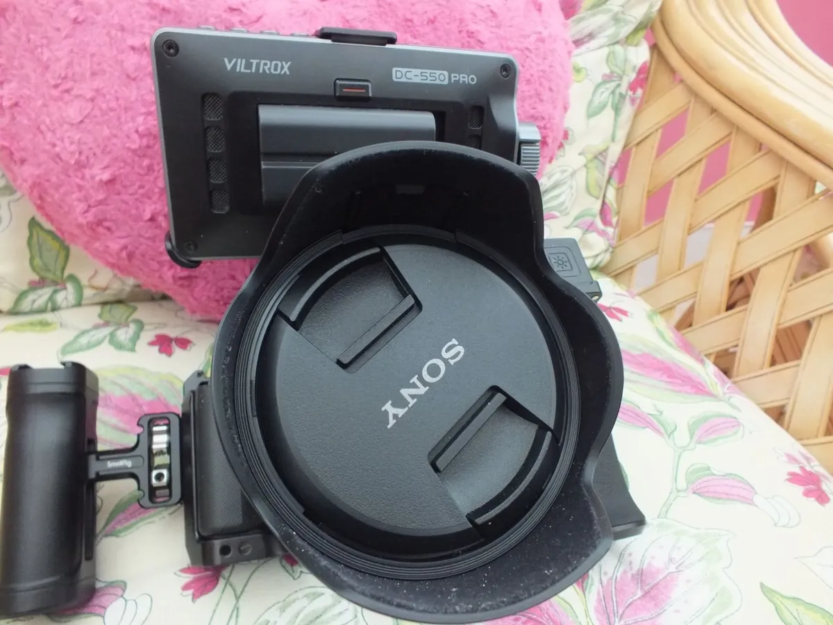 Sony zv-e1 professional video camera - Image 3