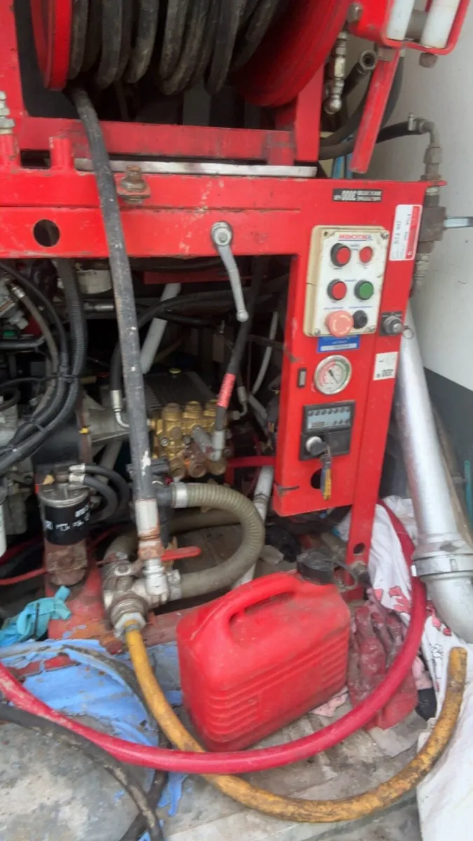 1200 litre Drainage/power washing machine - Image 2