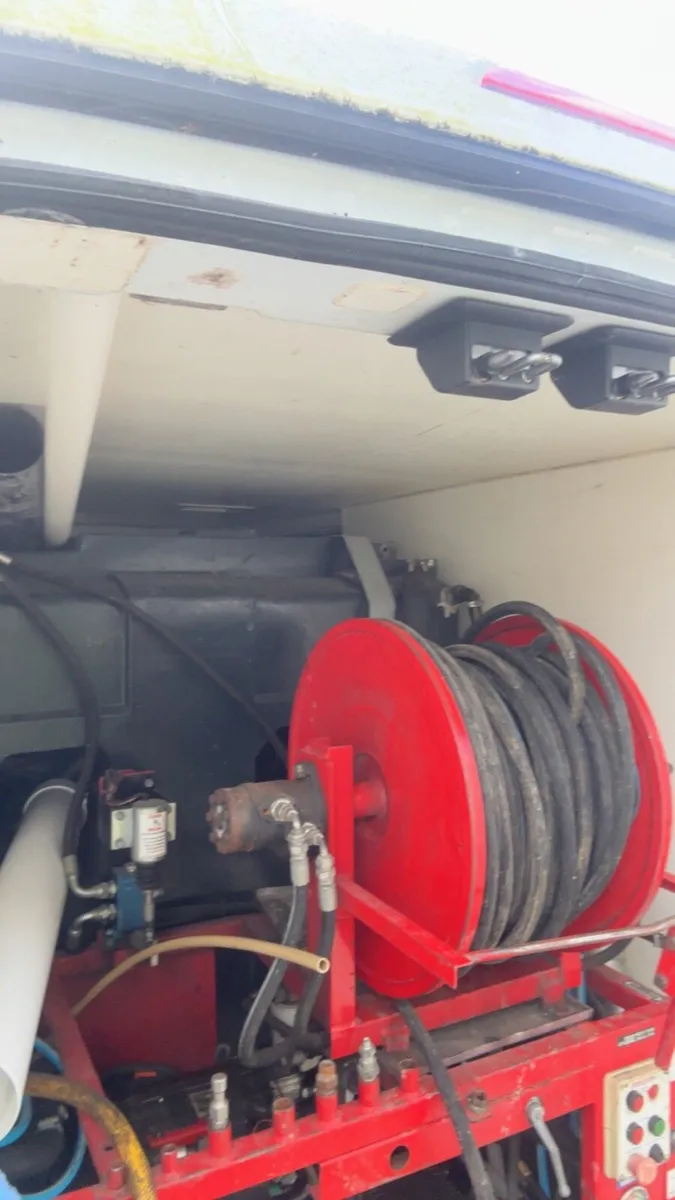 1200 litre Drainage/power washing machine - Image 3