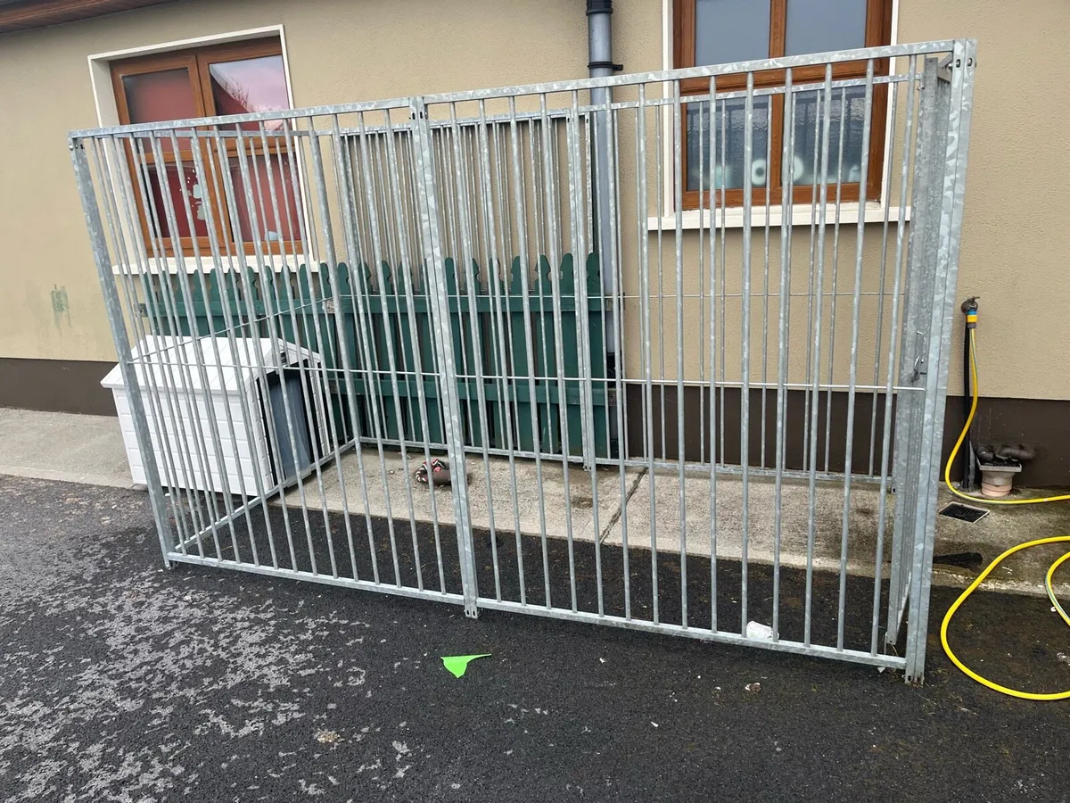Brenken dog run and kennel - Image 3