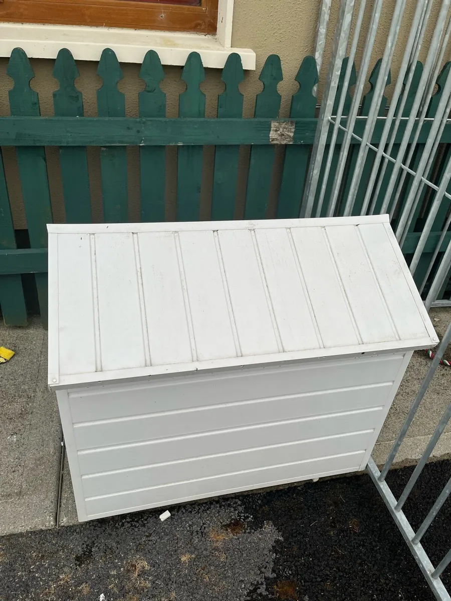 Brenken dog run and kennel - Image 1