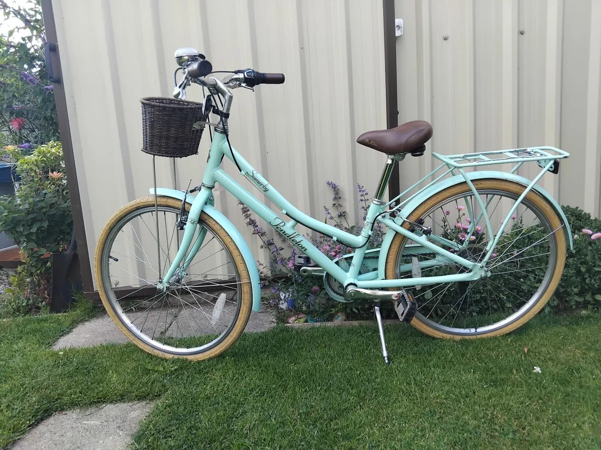 Girls bike - Image 1