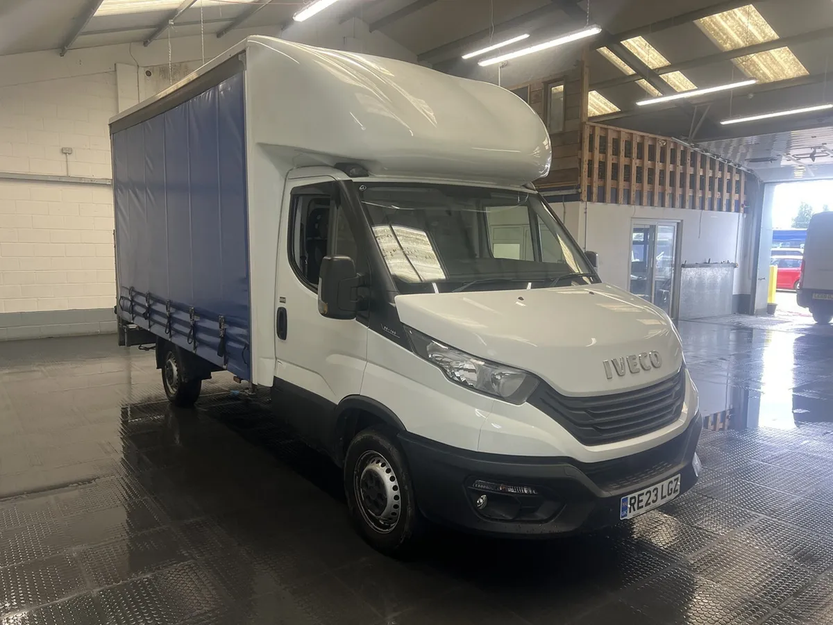 VB - 2023 Iveco Daily CurtainSider Van - Image 1