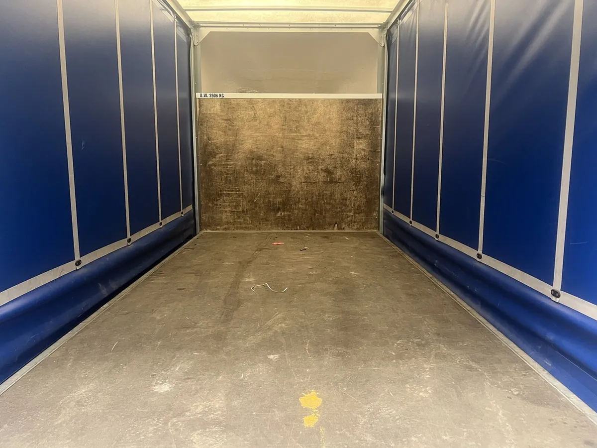 VB - 2023 Iveco Daily CurtainSider Van - Image 2