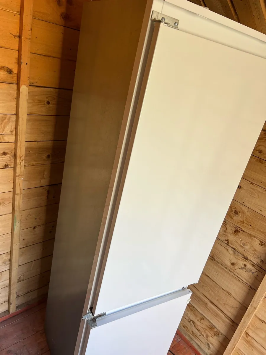 Fridge freezer - Image 2