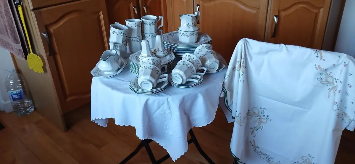 ETERNAL BEAU CROCKERY/Matching  table cloth - Image 2