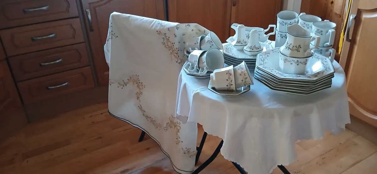 ETERNAL BEAU CROCKERY/Matching  table cloth - Image 3