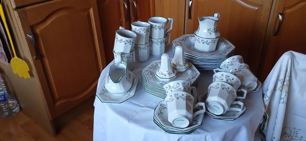 ETERNAL BEAU CROCKERY/Matching  table cloth - Image 4