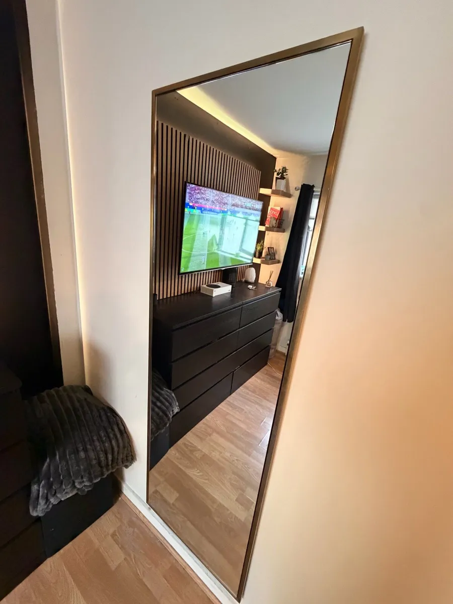 brass mirror with led strip lighting + drawers - Image 3